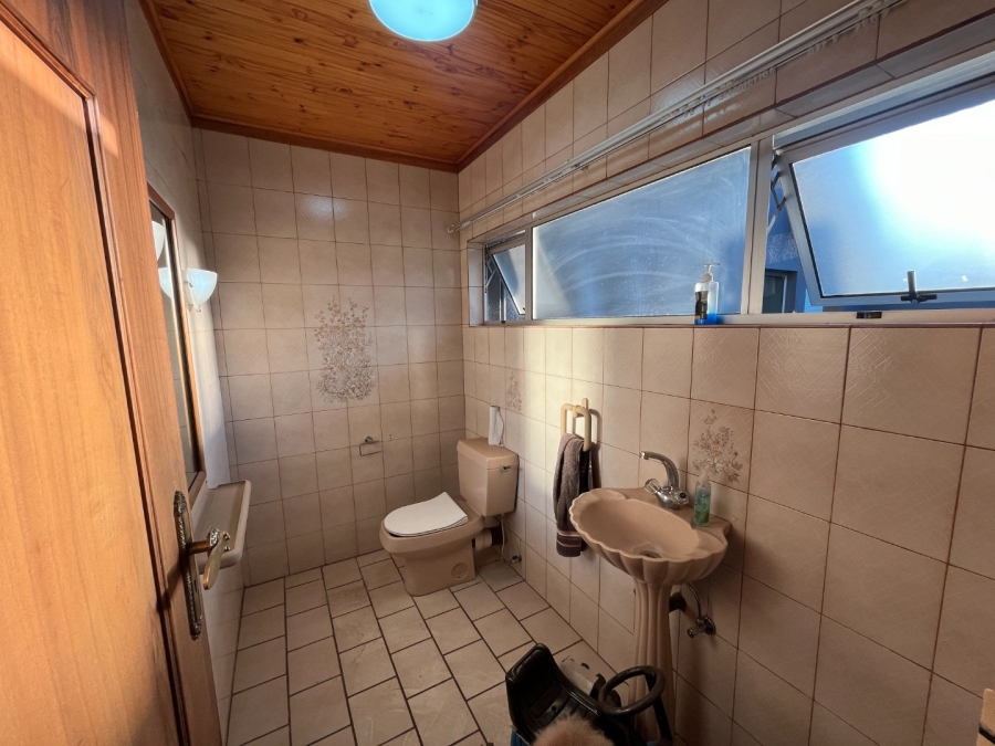 5 Bedroom Property for Sale in Van Der Hoff Park North West